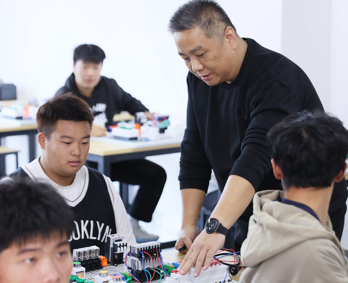 电气自动化班六月份就业喜报